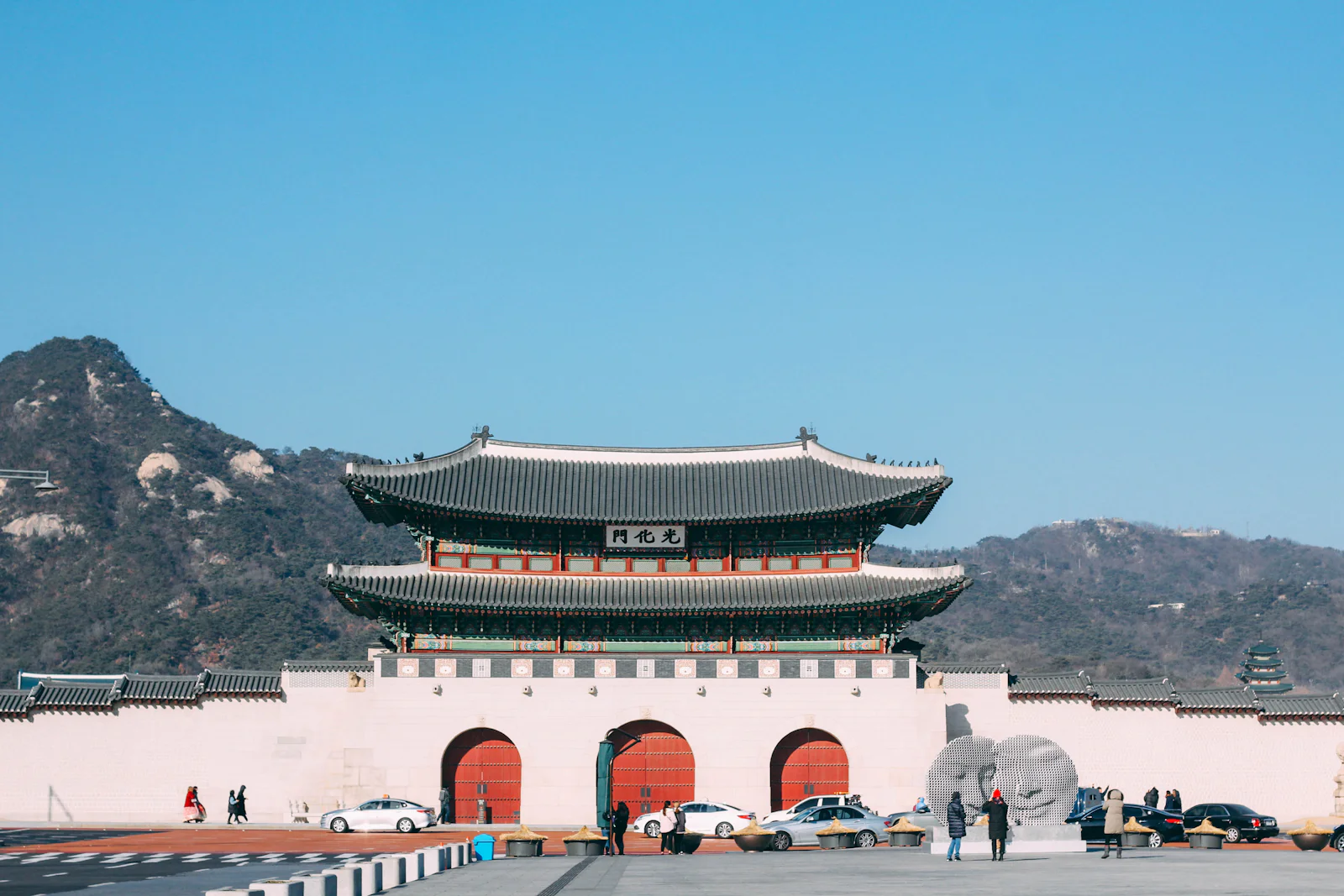 Palais Gyeongbokgung de Séoul avec gratte-ciel en arrière-plan en Corée du Sud