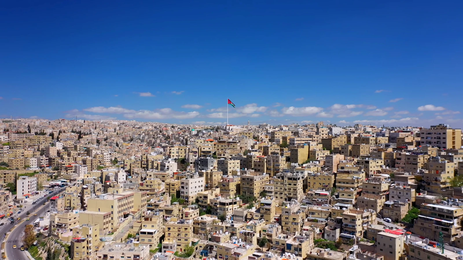 Vue sur les collines blanches d'Amman depuis la citadelle