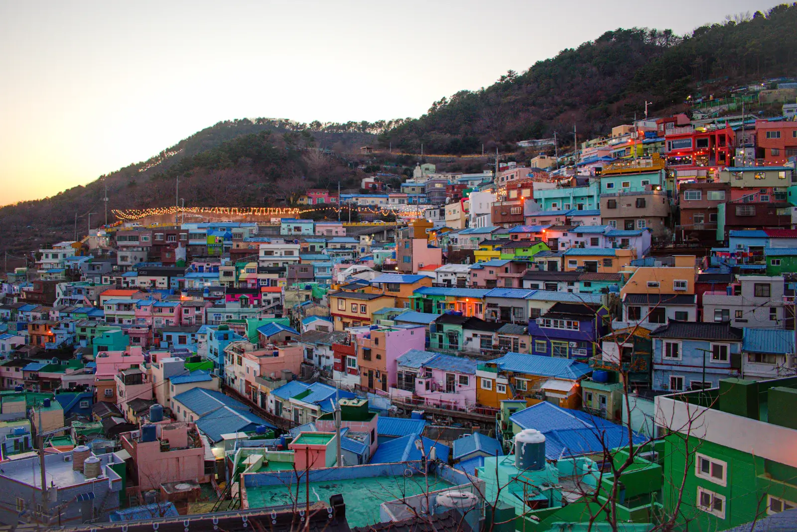 Plage de Haeundae à Busan avec ses gratte-ciel au bord de la mer