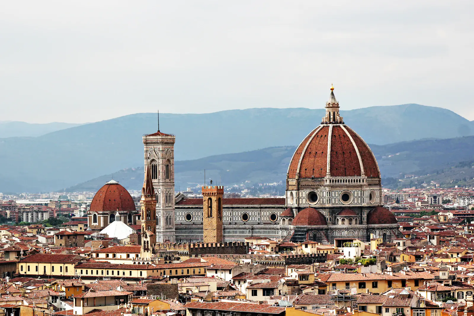 Le Duomo de Florence et sa coupole vus depuis les toits