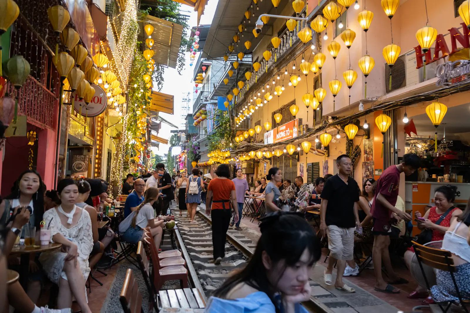 Vieux quartier animé de Hanoï au Vietnam