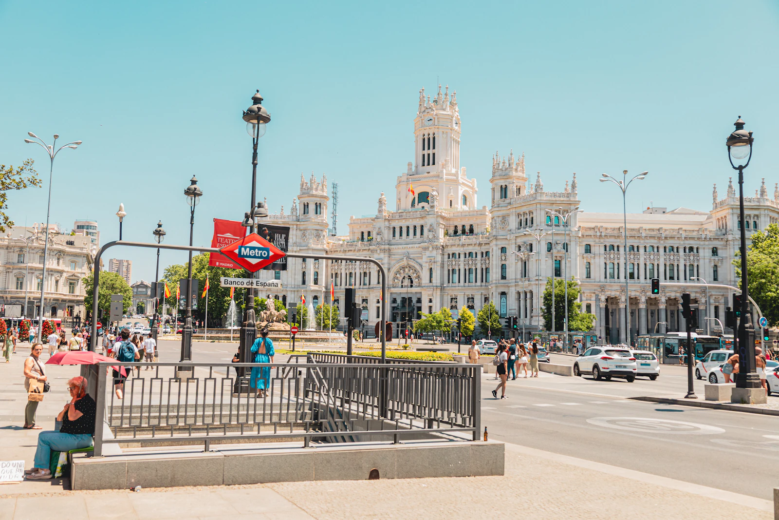 Vue sur les toits et monuments de Madrid