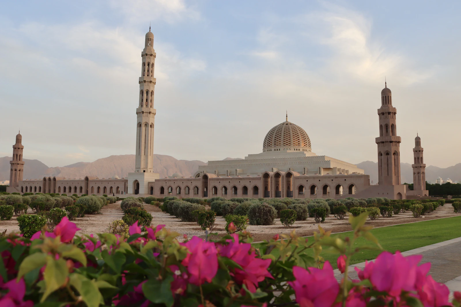 Grande Mosquée Sultan Qaboos en marbre blanc à Mascate